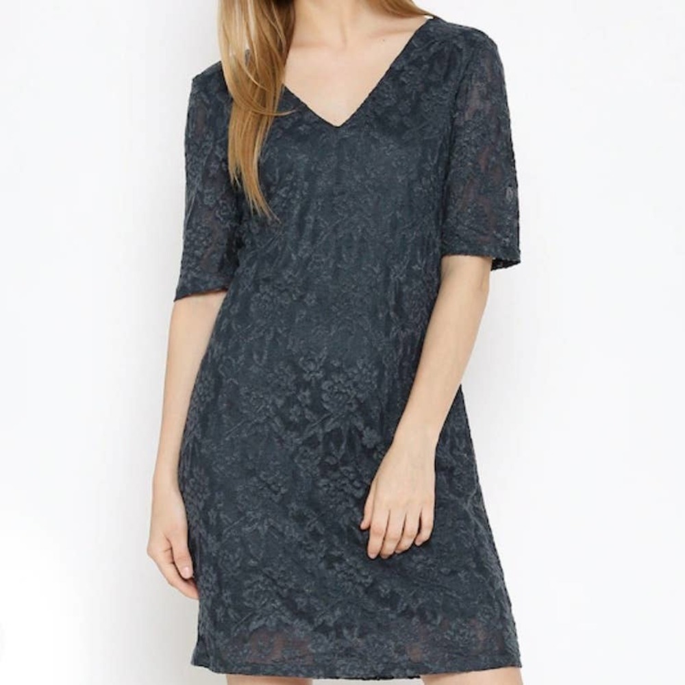 NEW Vero Moda Denimโ Stretch Lace Shift Dress V-Neck XS Navy Blue NWT
